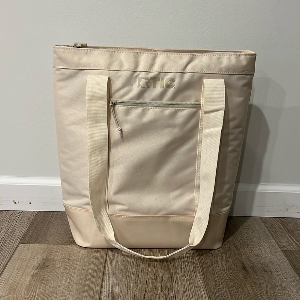 RTIC Everyday insulated slim tote cooler bag